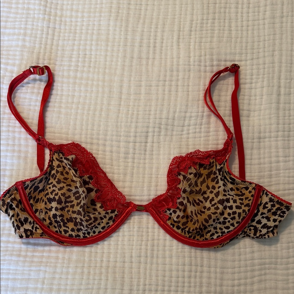 Victoria's Secret Red Leopard Lace Underwire Bra with Gold Hardware